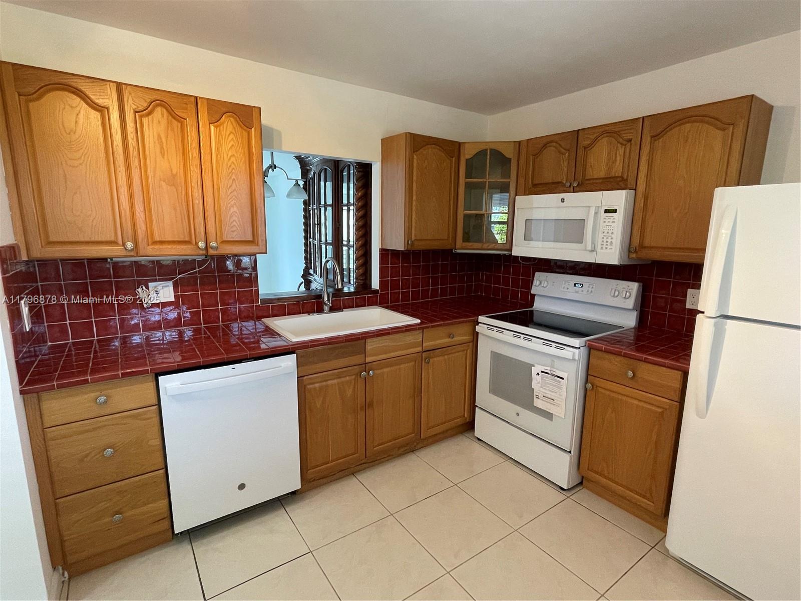 EDEN ISLES CONDO NO 7 - Residential
