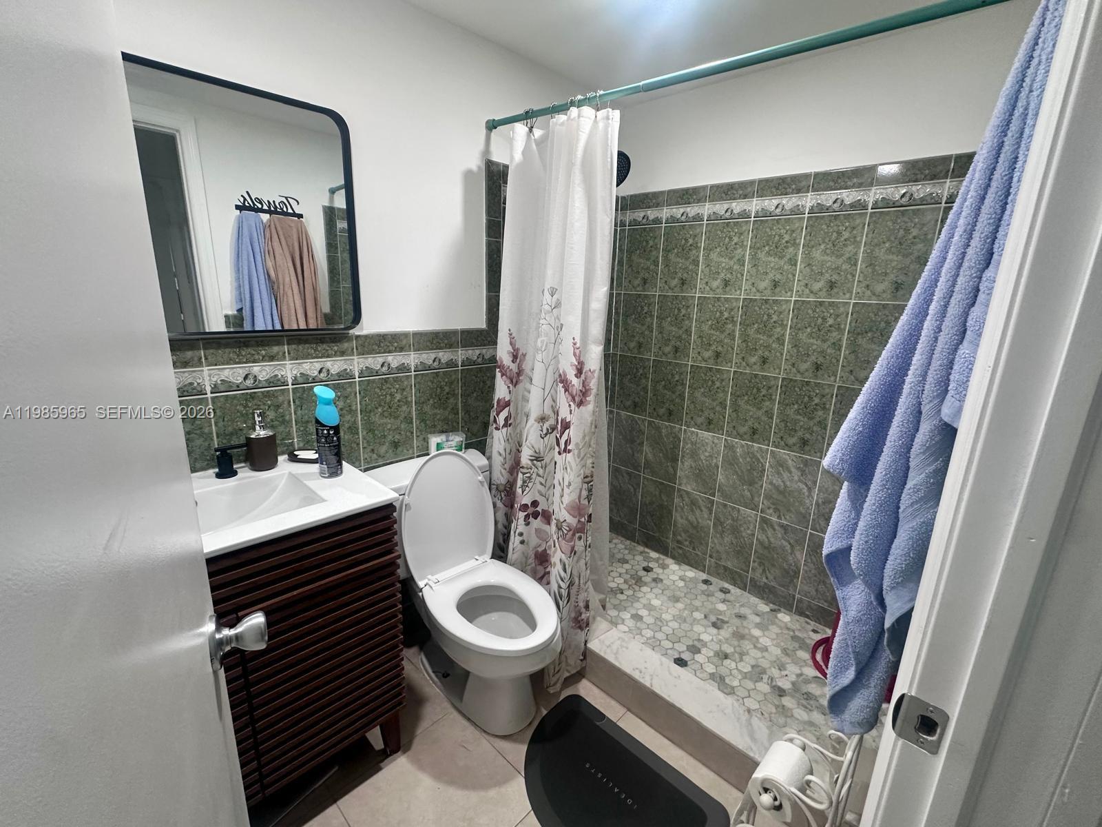 SANDERLING APTS CONDO - Residential