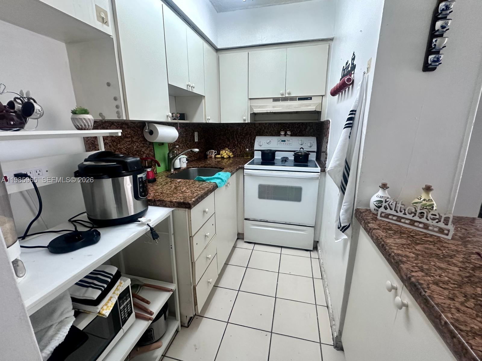 SANDERLING APTS CONDO - Residential