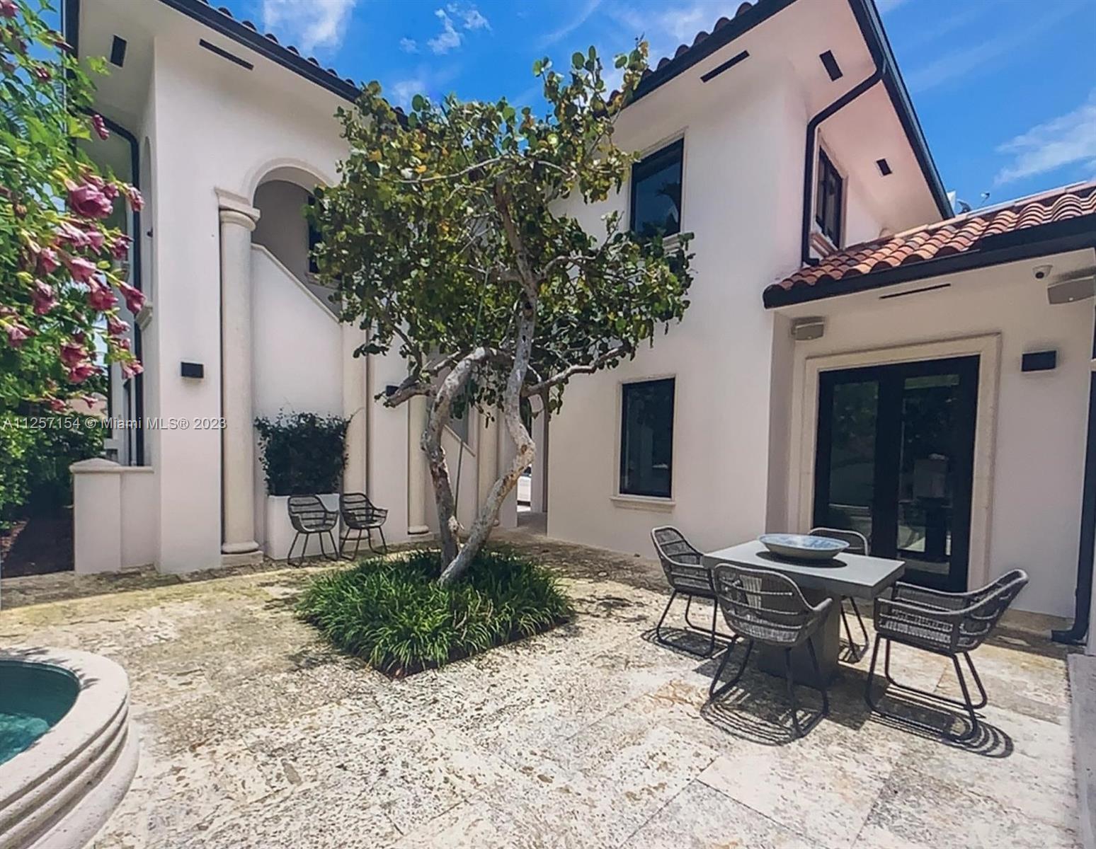 HIBISCUS ISLAND - Residential