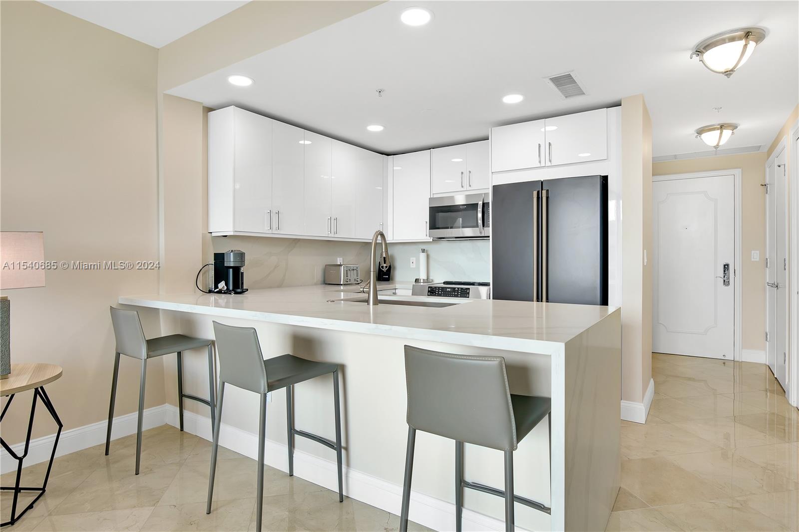 THE EXECUTIVE RESIDENCES - Residential Lease
