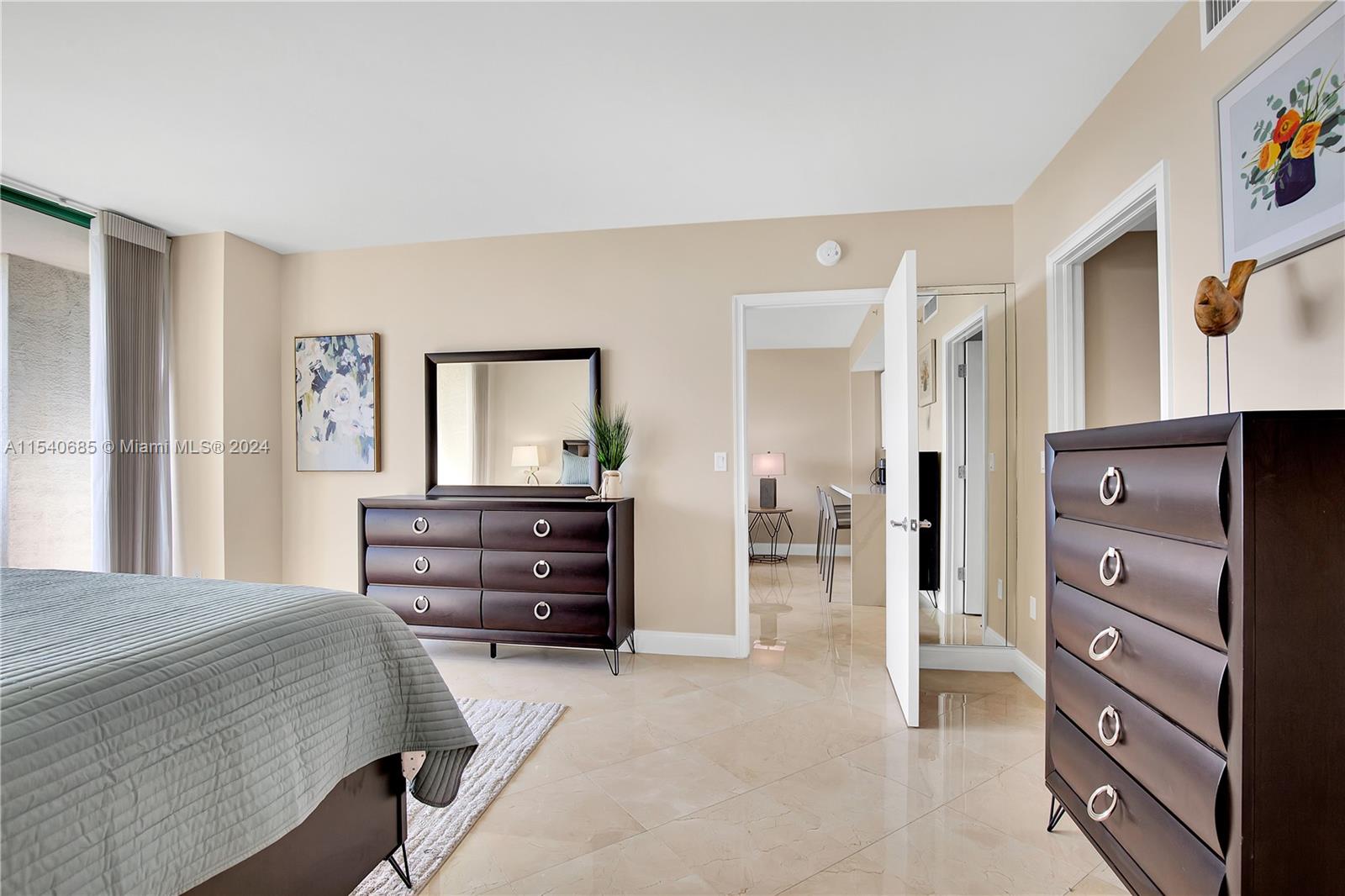 THE EXECUTIVE RESIDENCES - Residential Lease