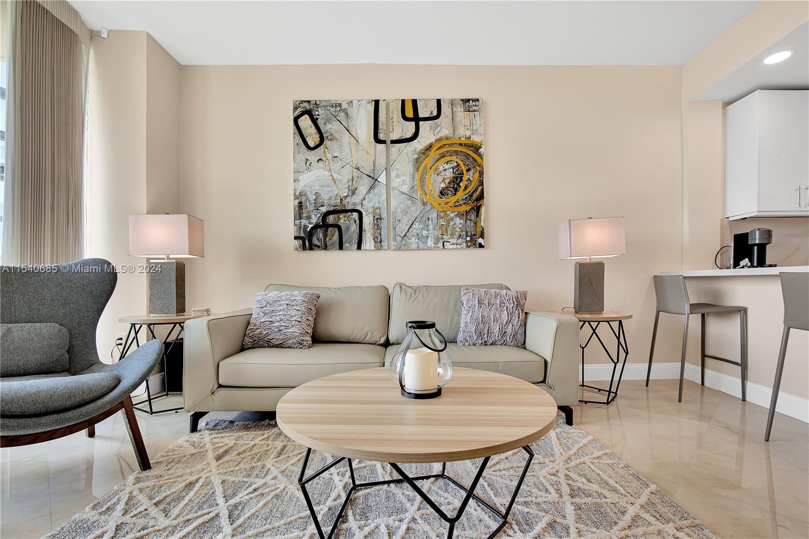 THE EXECUTIVE RESIDENCES - Residential Lease