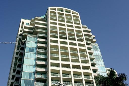 THE EXECUTIVE RESIDENCES - Residential Lease