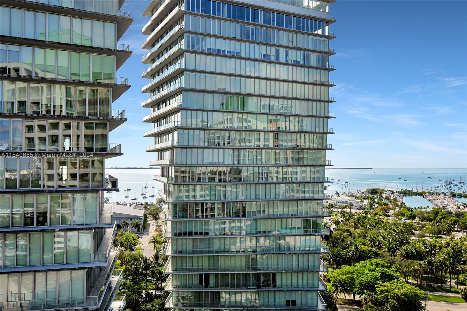 THE EXECUTIVE RESIDENCES - Residential Lease