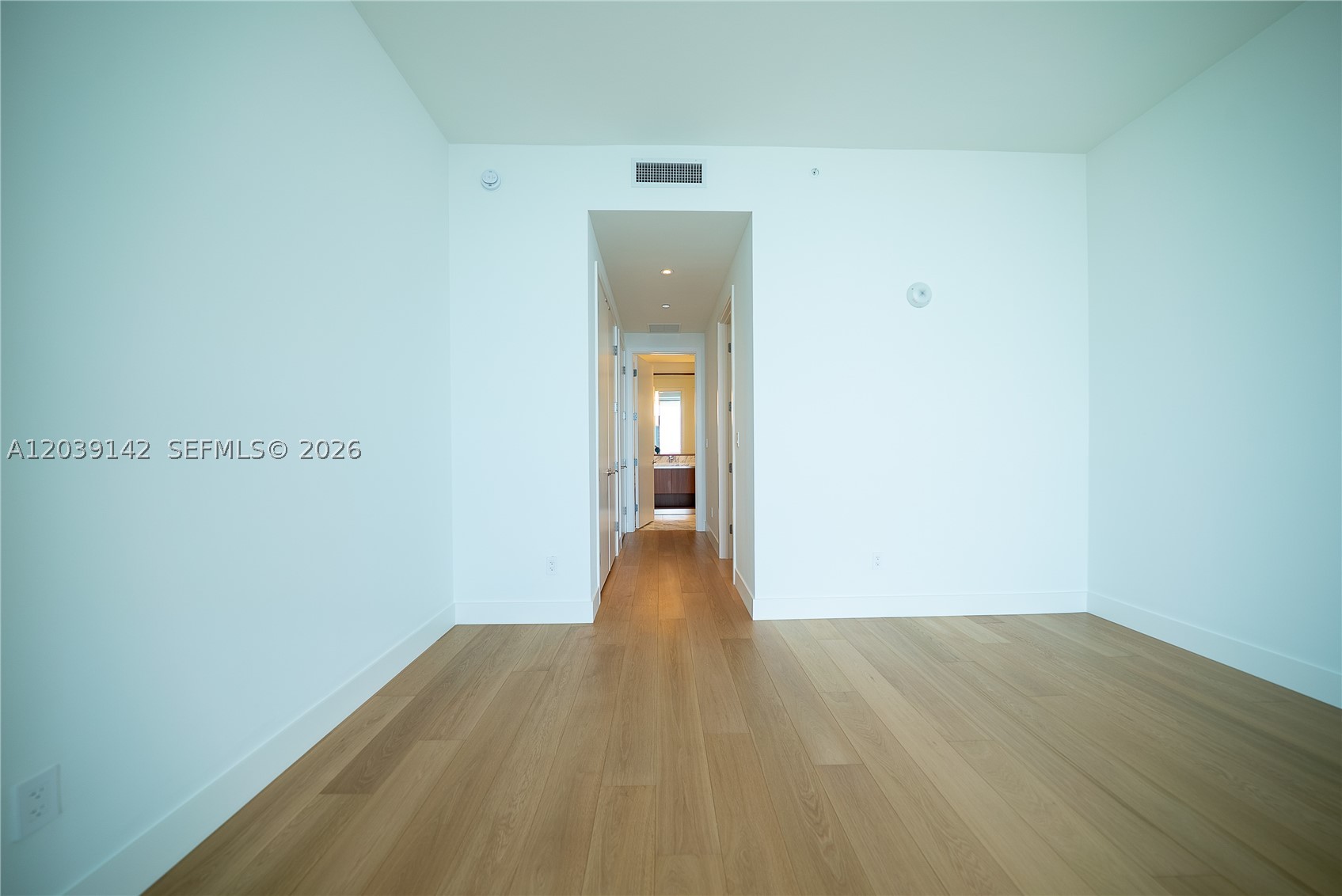 Una Residences - Residential