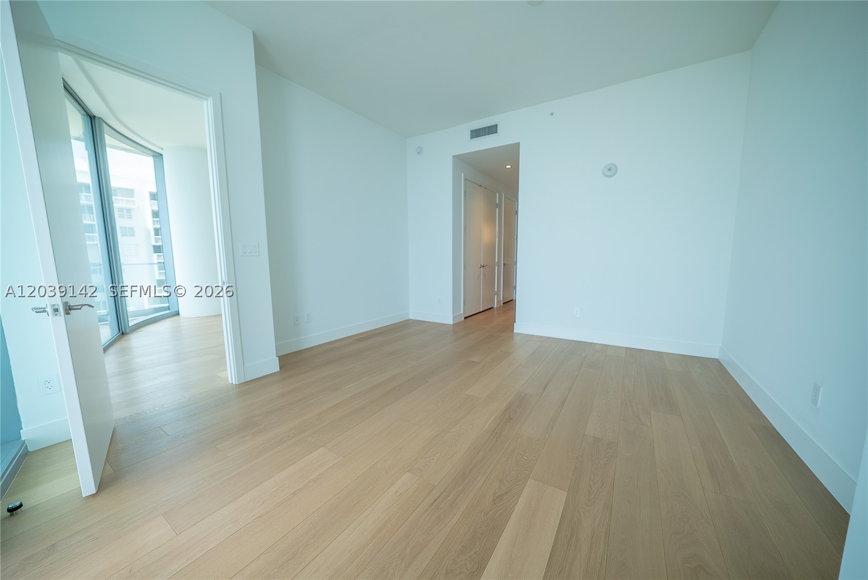 Una Residences - Residential