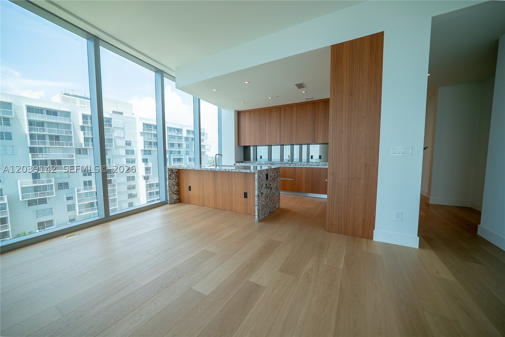 Una Residences - Residential