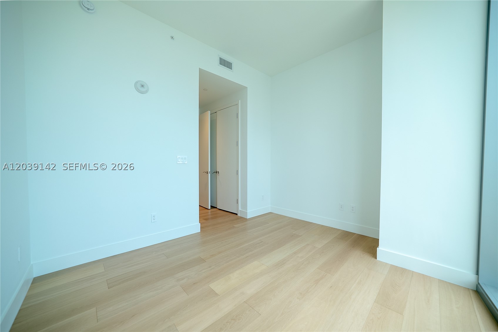 Una Residences - Residential