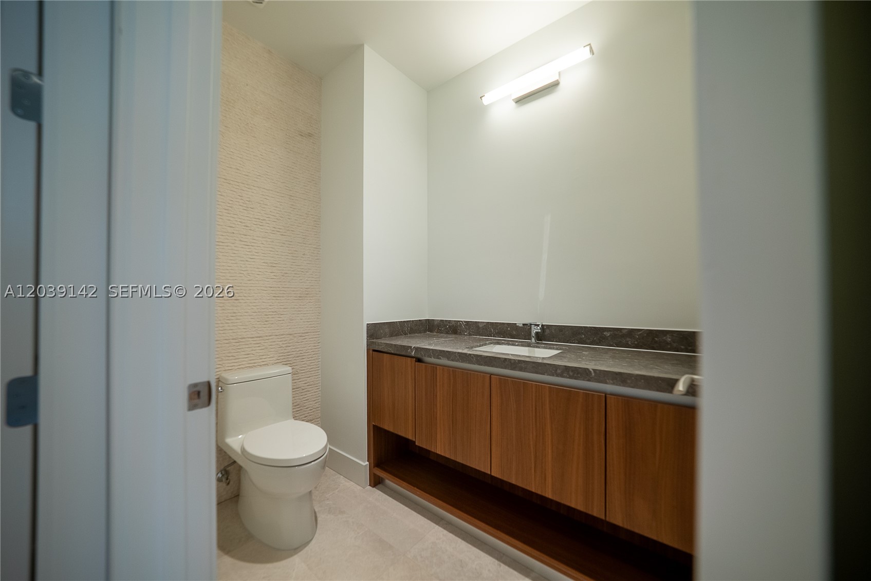 Una Residences - Residential