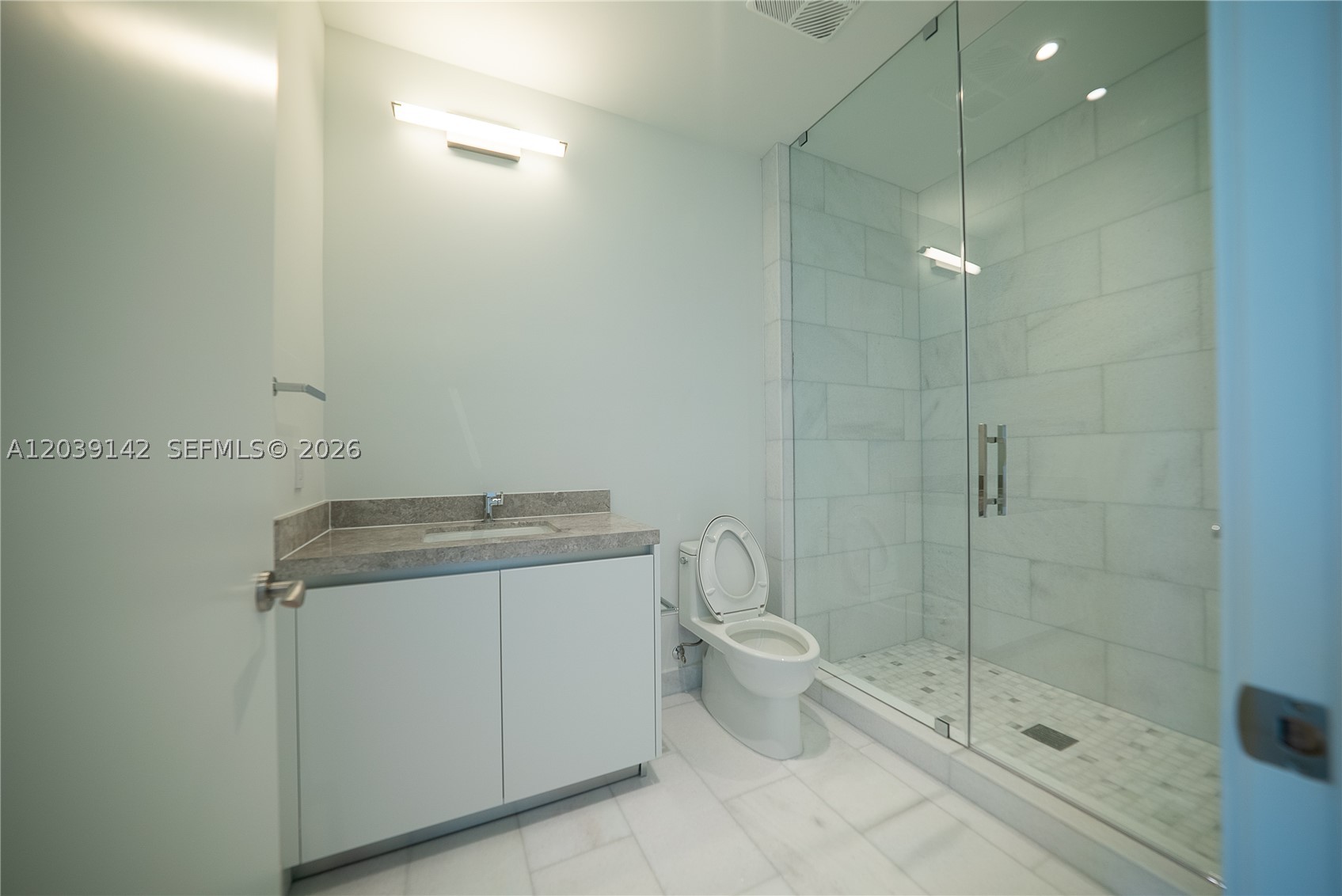 Una Residences - Residential