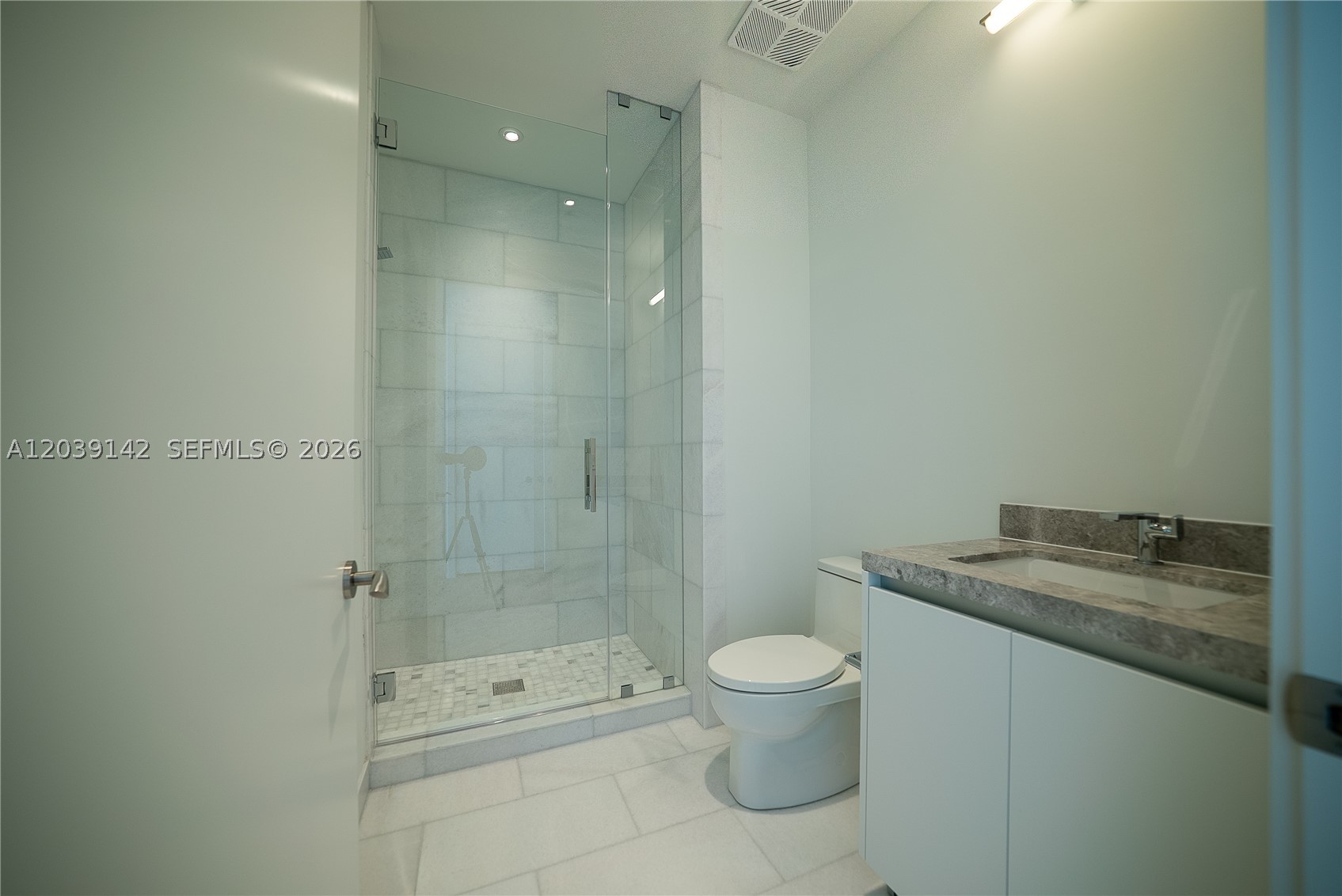 Una Residences - Residential