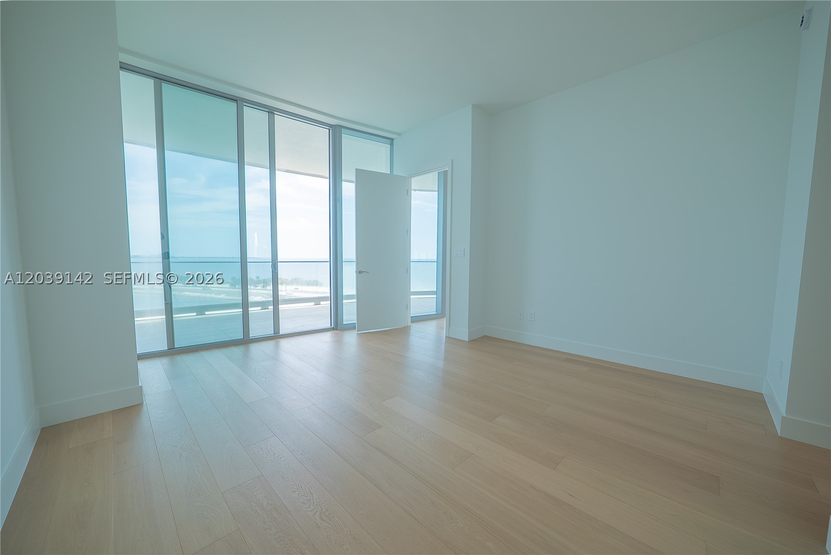 Una Residences - Residential