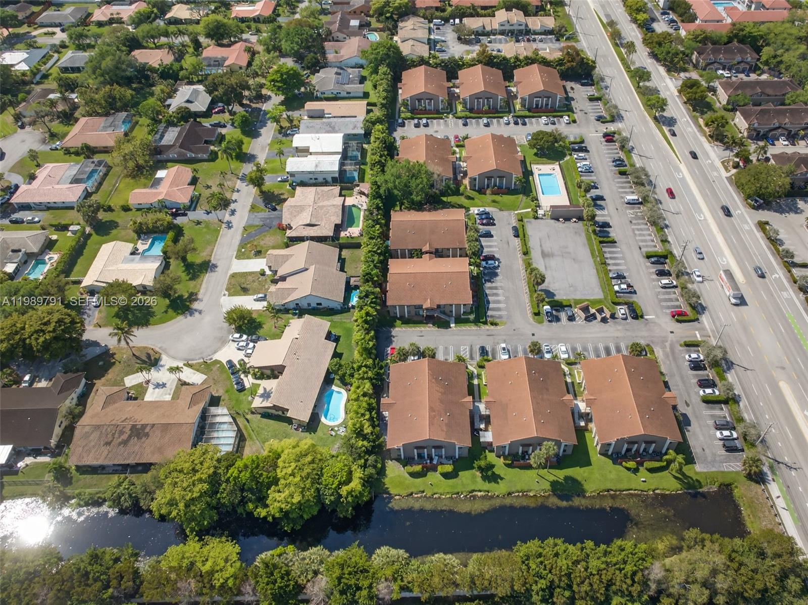 CORAL SPRINGS VILLAS COND - Residential