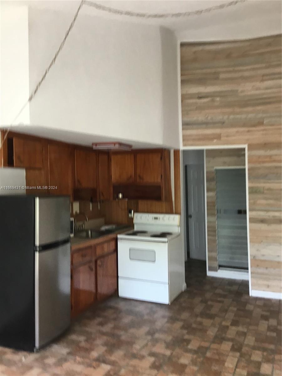 SUTTON PLACE CONDO - Residential Lease
