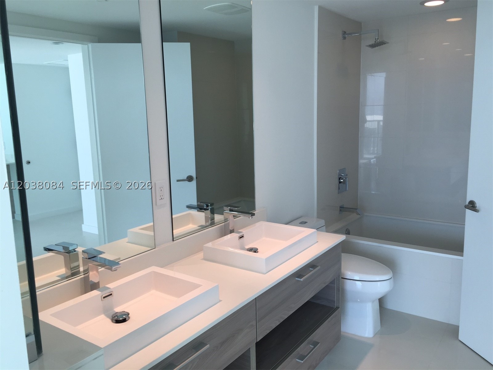 SLS - Residential Lease