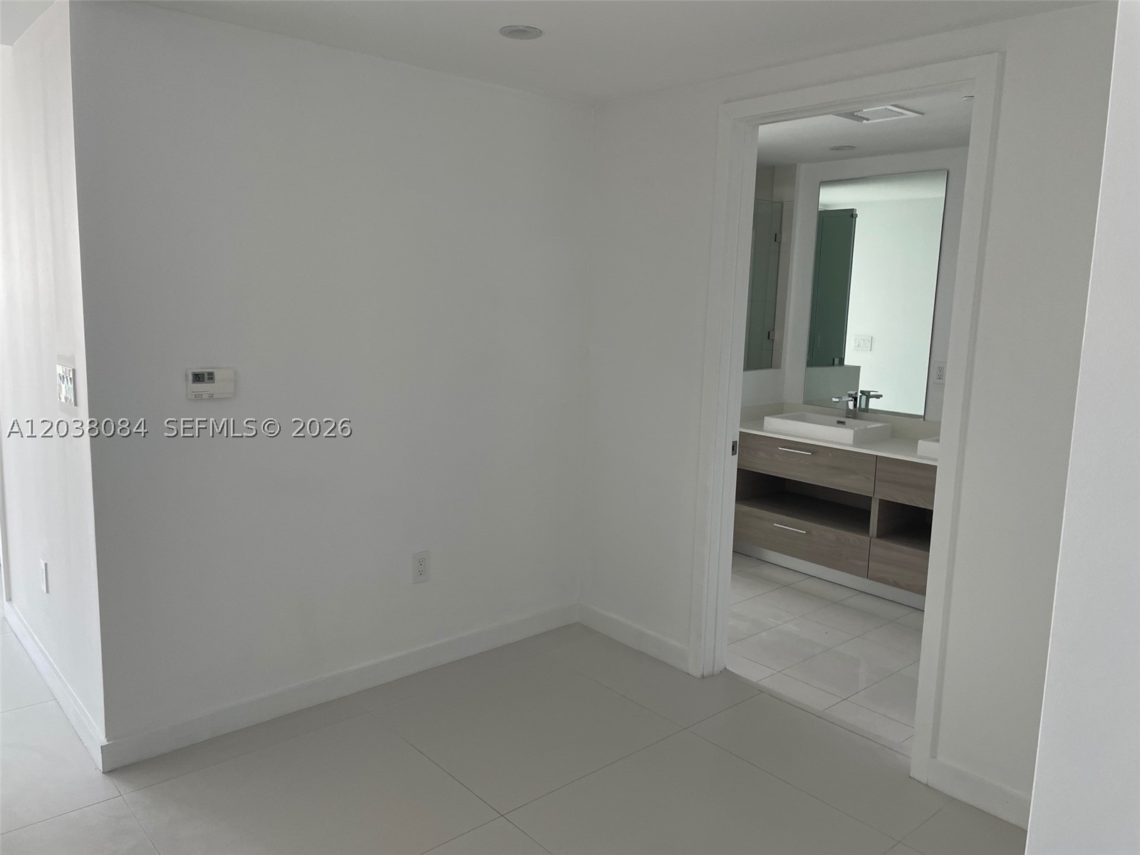 SLS - Residential Lease