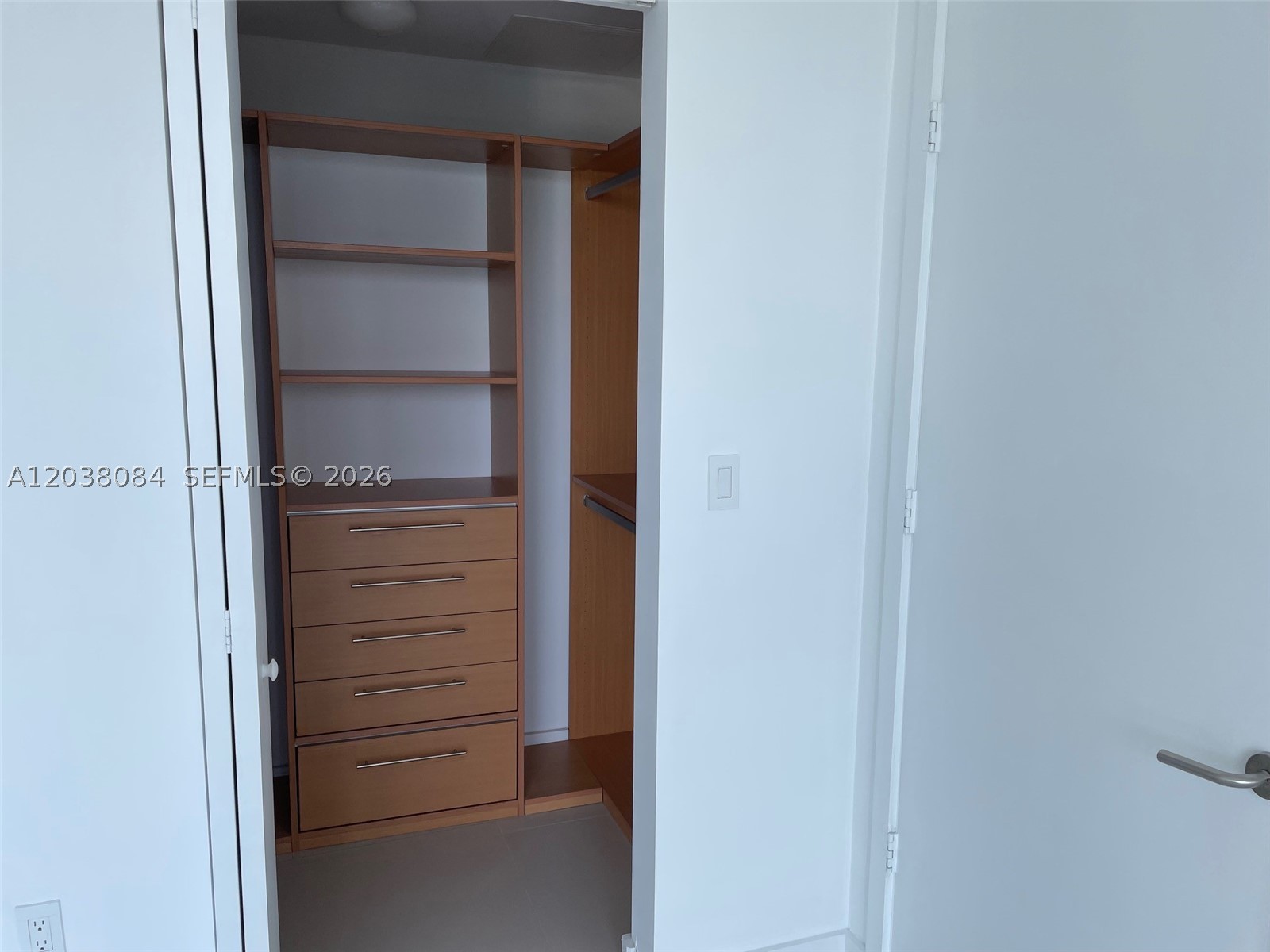 SLS - Residential Lease