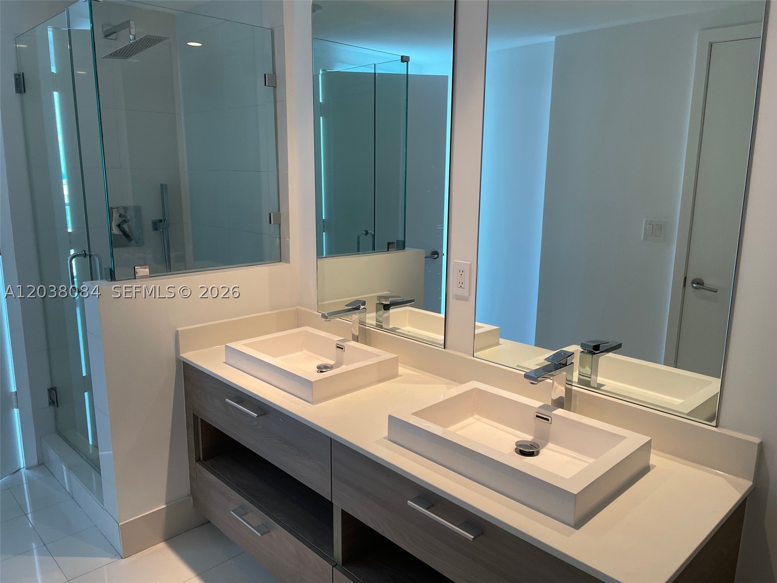 SLS - Residential Lease
