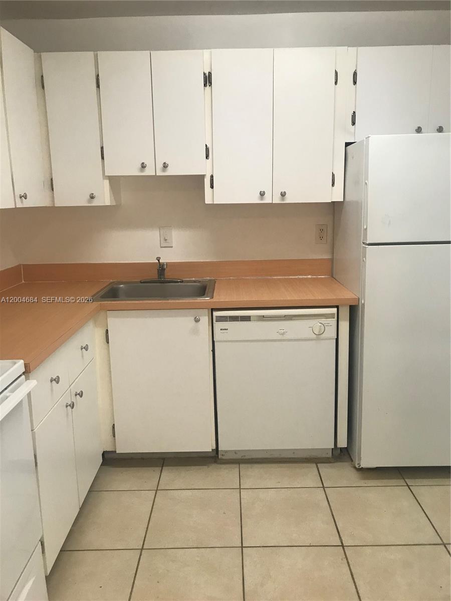 DORAL GARDEN II CONDO - Residential