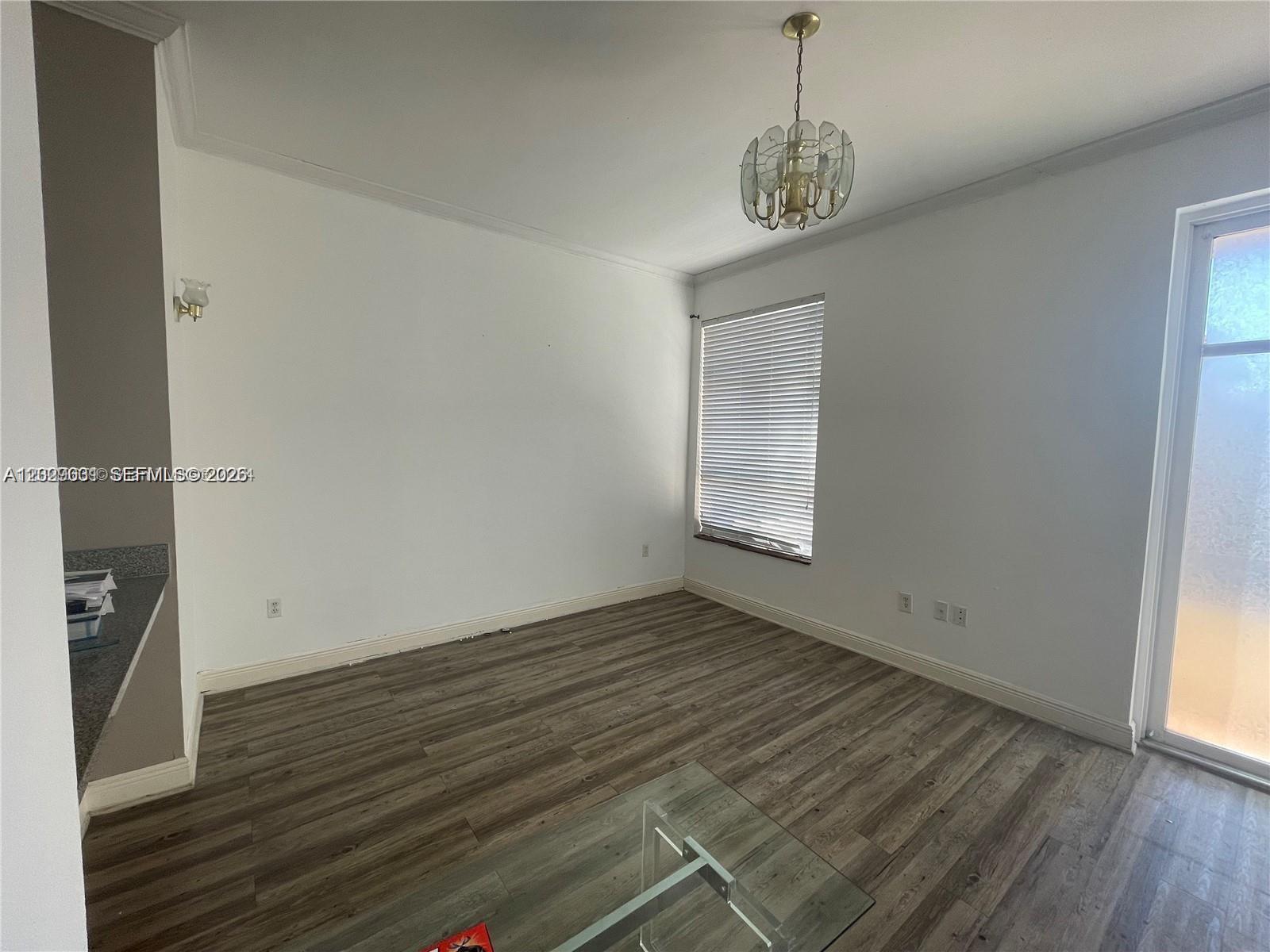Beautiful 1-bedroom, 1-bathroom unit located on the first floor with a private entrance and convenient parking directly in front of the unit. Centrally located near shopping, dining, and major transportation routes. This well-maintained home is ready for move-in on July 1, 2026.