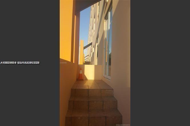 ROYAL PALMS CONDO - Residential Lease