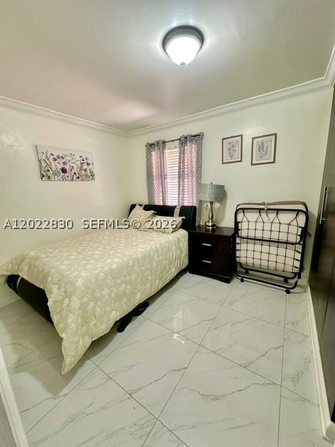 TROPICAL ESTS - Residential