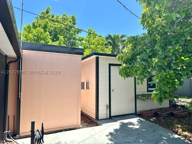 TROPICAL ESTS - Residential