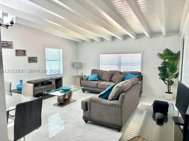 TROPICAL ESTS - Residential