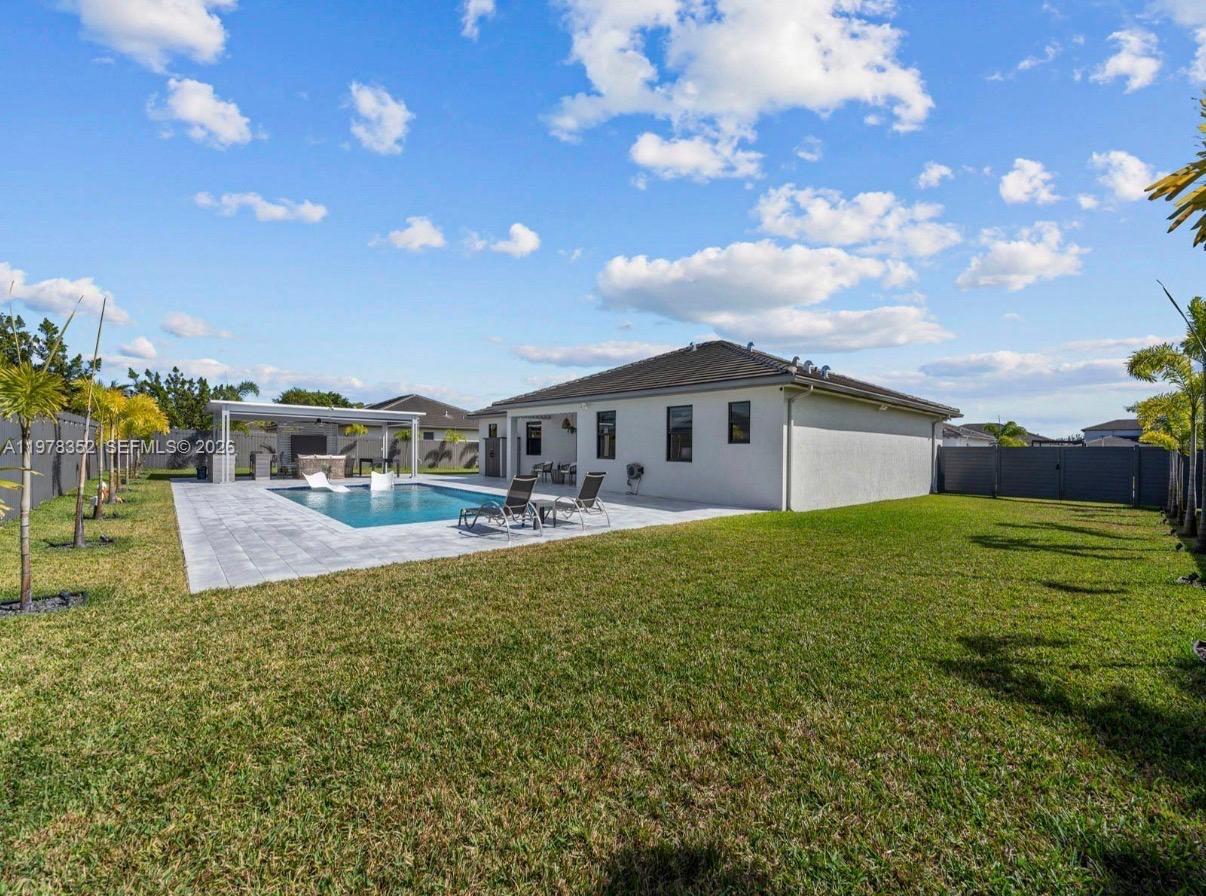VALENCIA ACRES - Residential