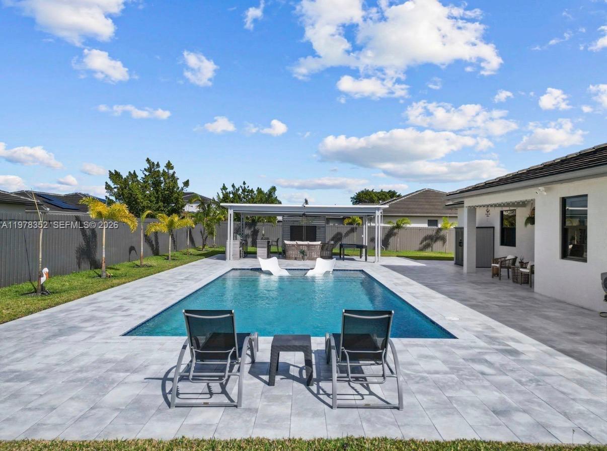 VALENCIA ACRES - Residential