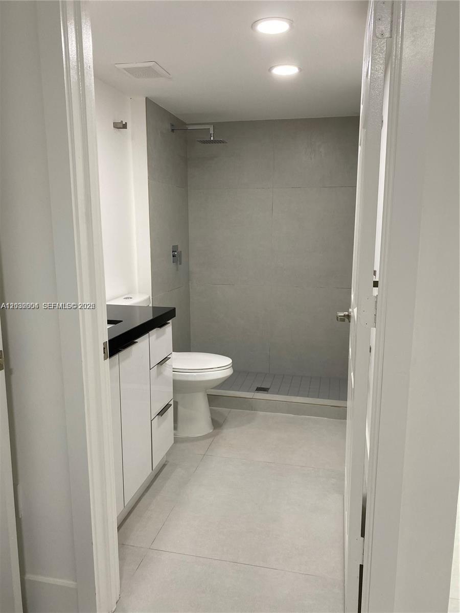 Vista Trace 2 Condo - Residential Lease