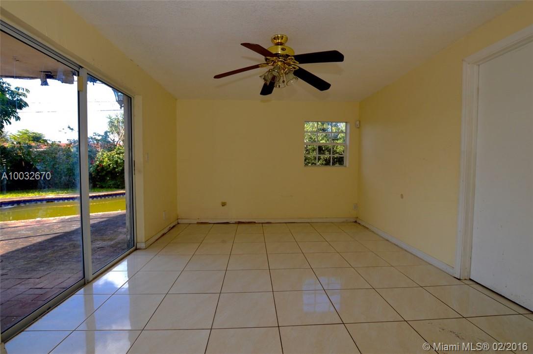 Carol City Lake Steven Es - Residential