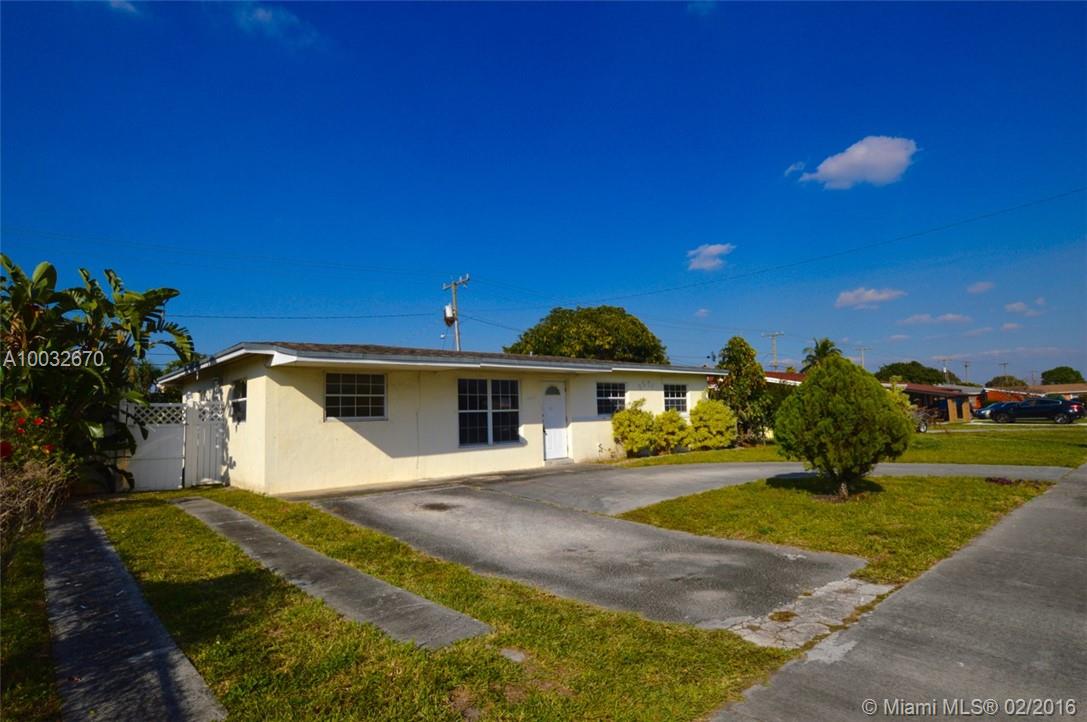 Carol City Lake Steven Es - Residential