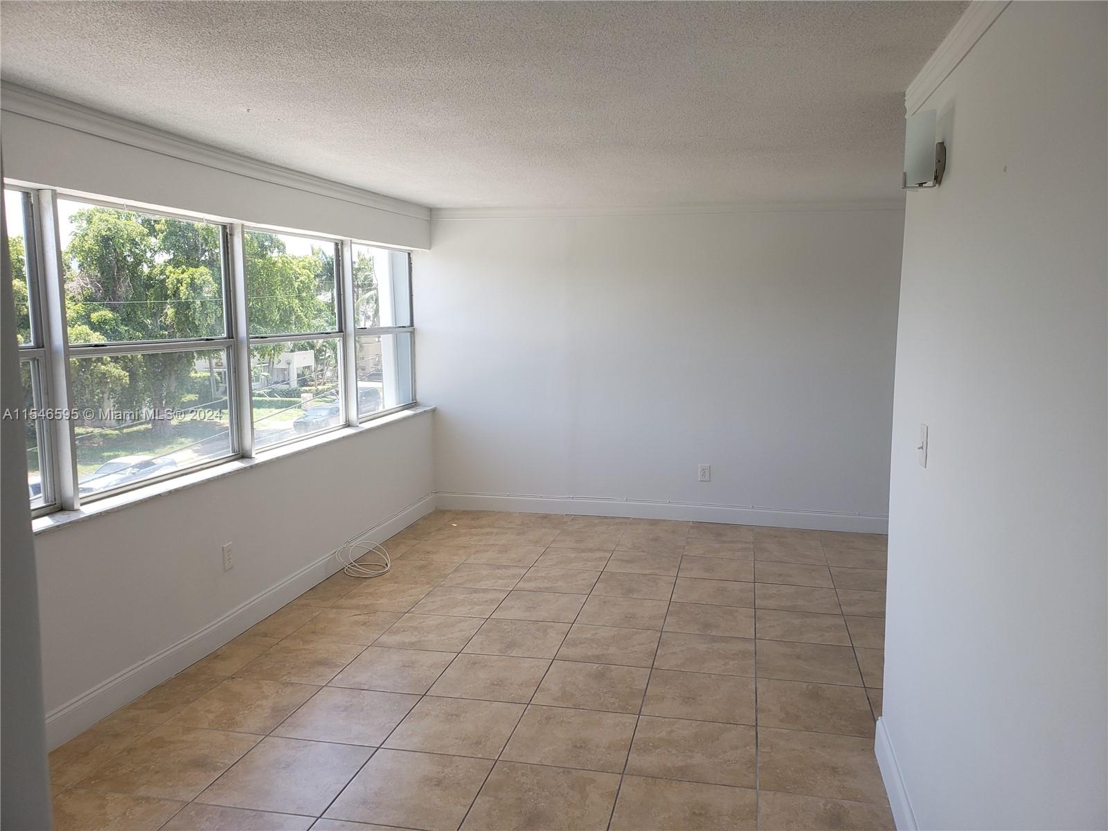 ENCLAVE TOWER CONDO - Residential Lease