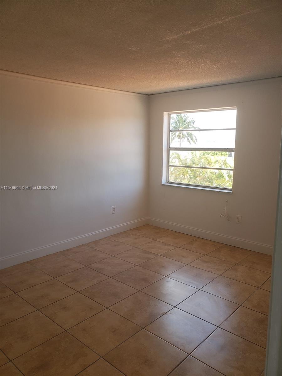 ENCLAVE TOWER CONDO - Residential Lease