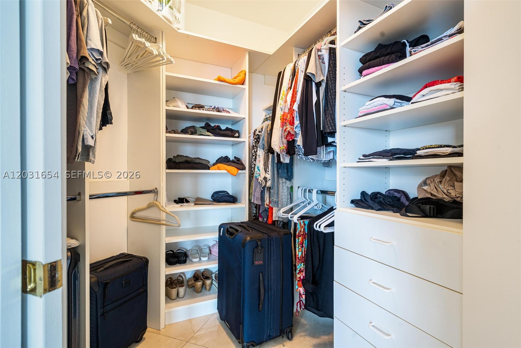 BLUE DIAMOND CONDO - Residential Lease