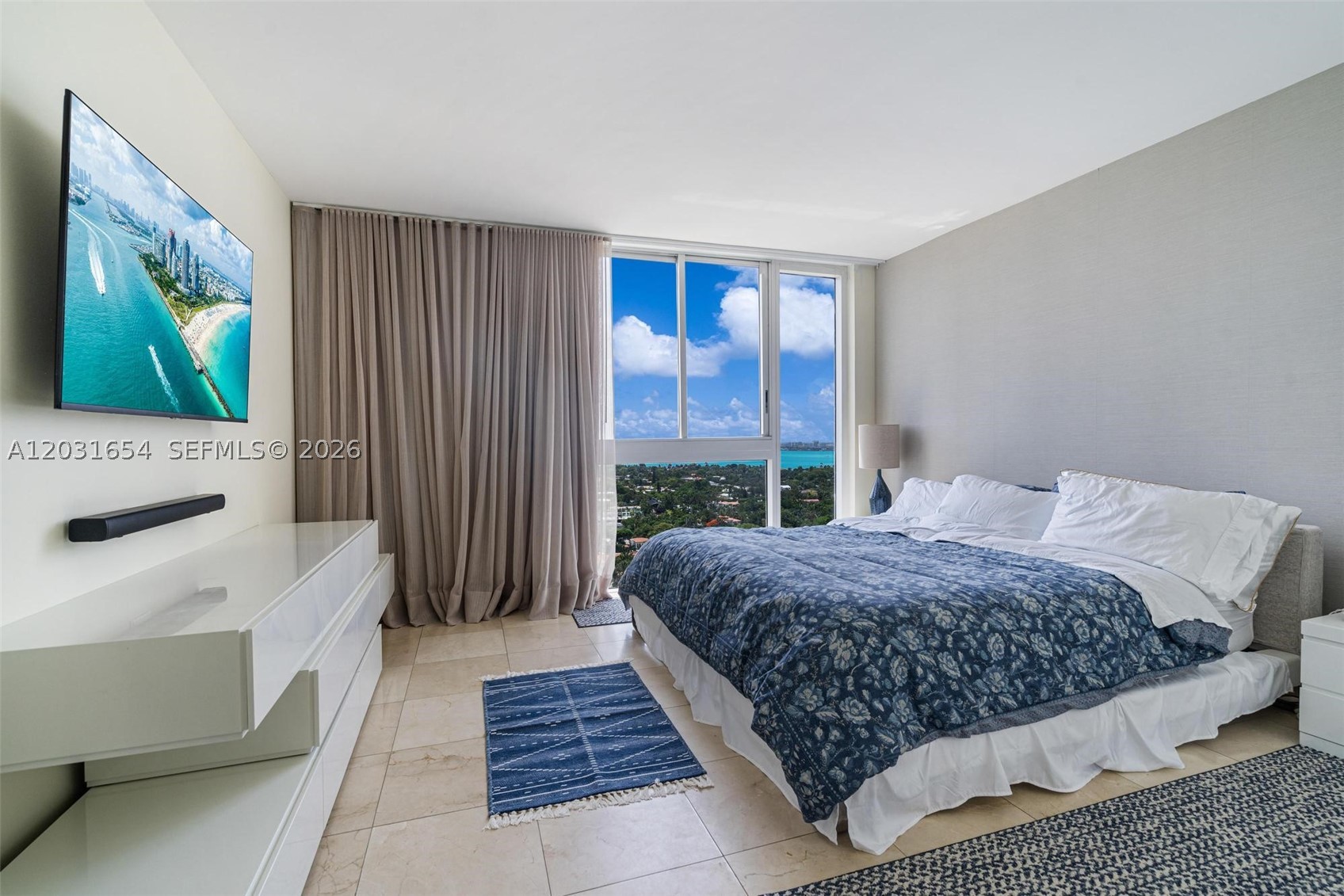 BLUE DIAMOND CONDO - Residential Lease