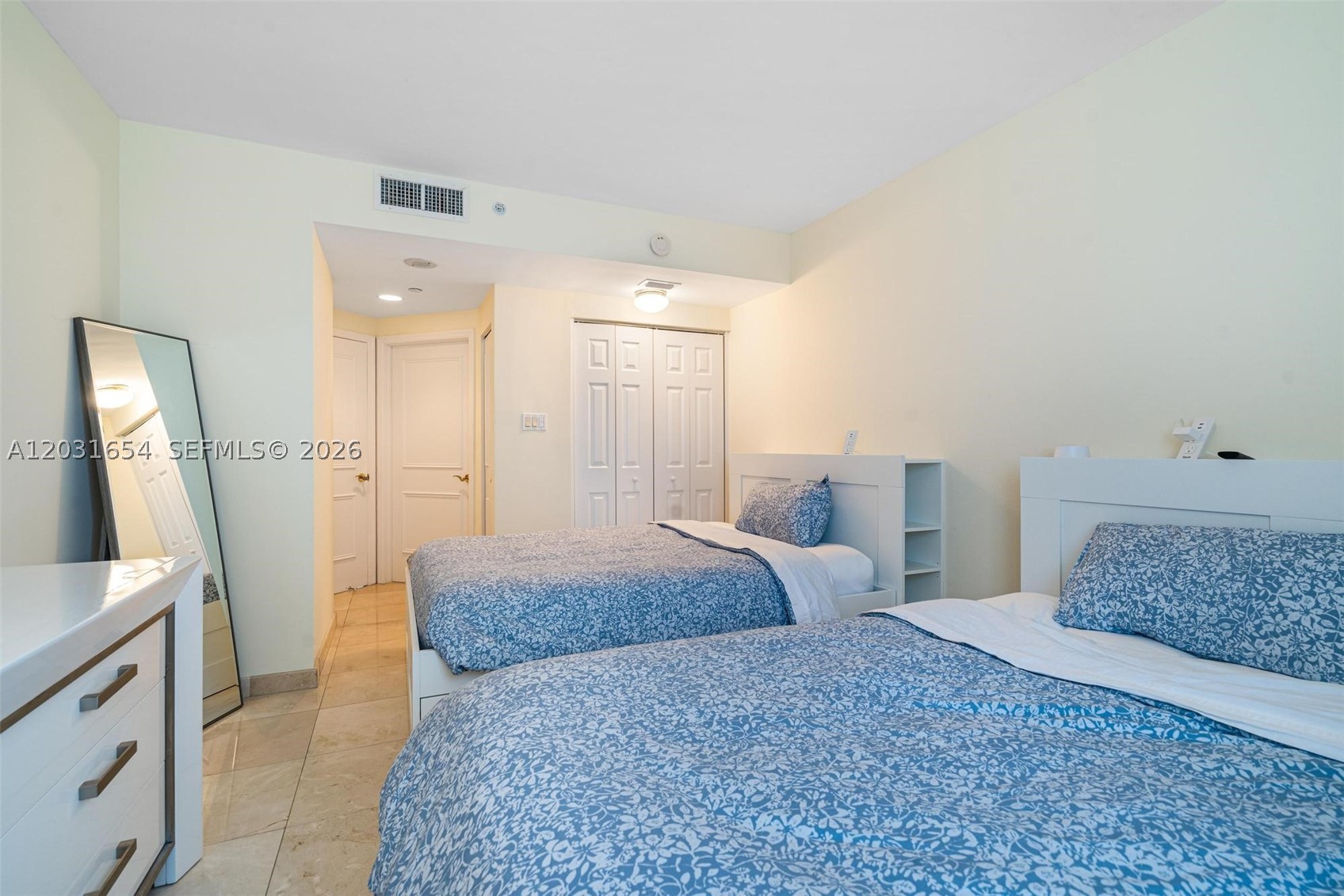 BLUE DIAMOND CONDO - Residential Lease