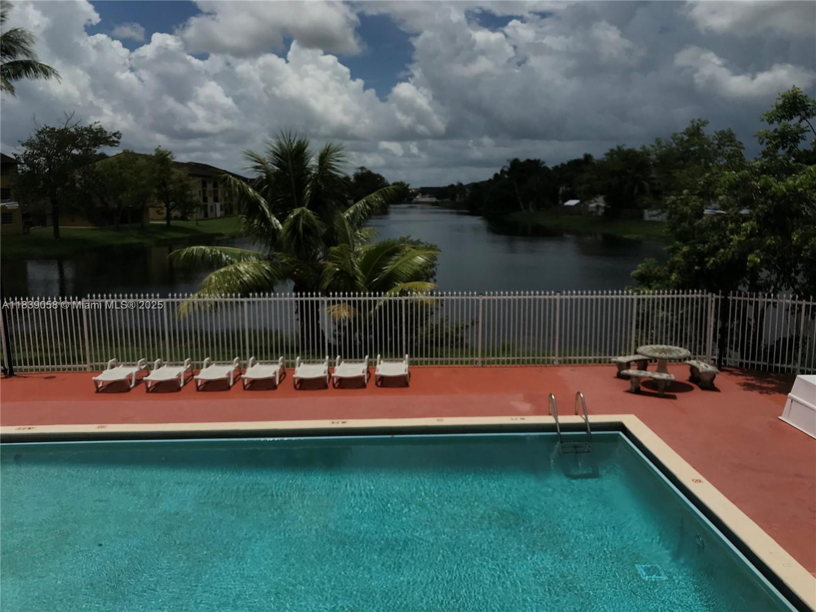TENNIS VIEW CONDO PH I - Residential