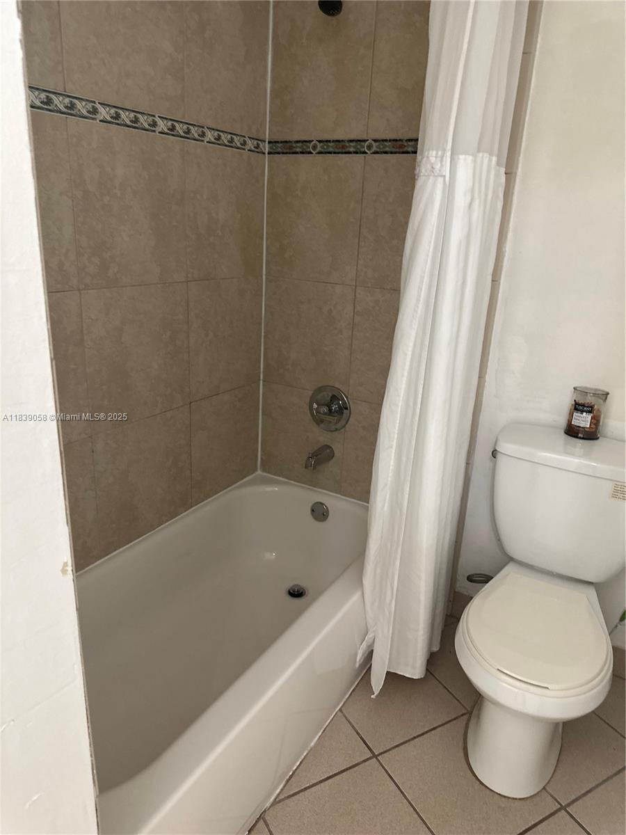 TENNIS VIEW CONDO PH I - Residential