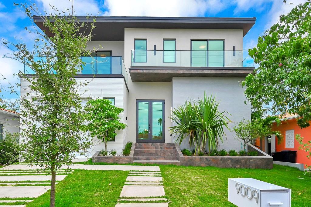 ALTOS DEL MAR NO 4 - Residential