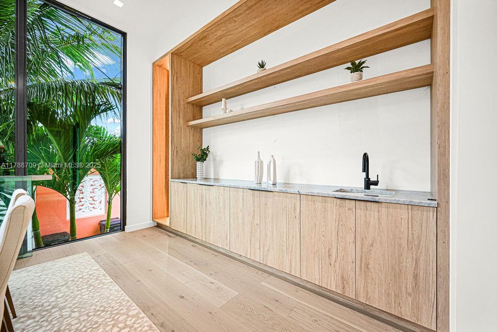 ALTOS DEL MAR NO 4 - Residential