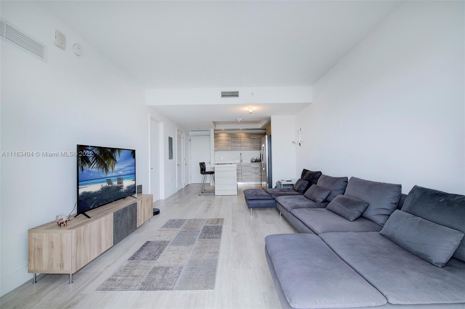 3401 MIDTOWN CONDO - Residential Lease