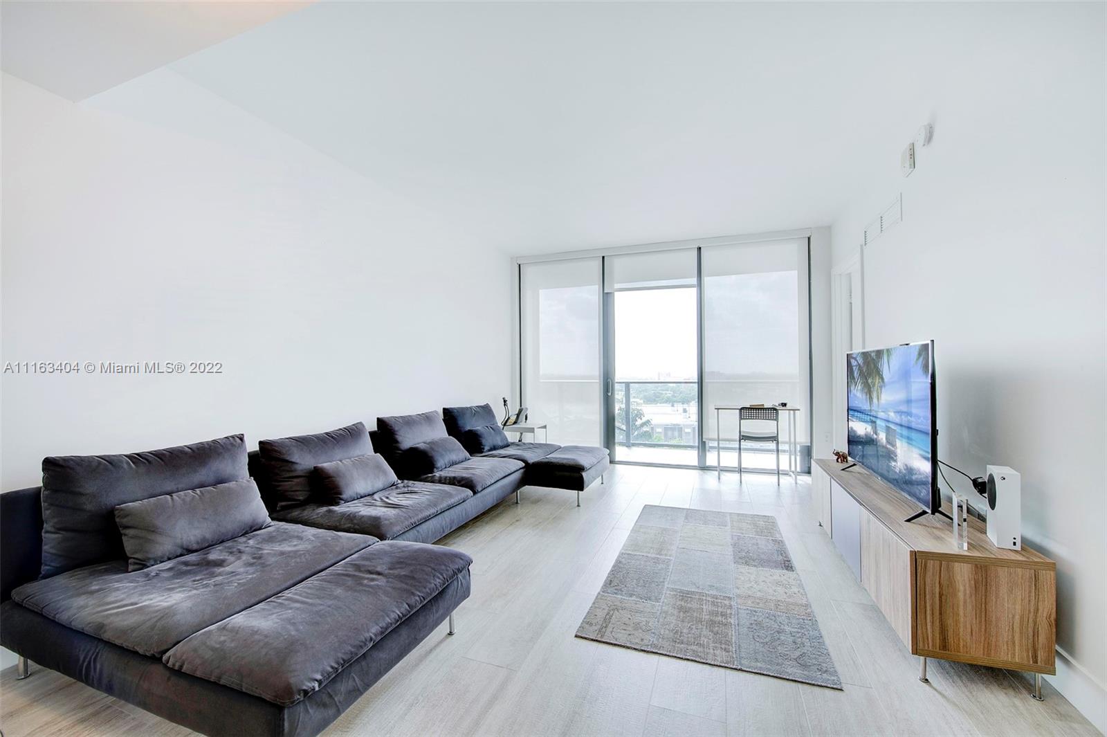 3401 MIDTOWN CONDO - Residential Lease