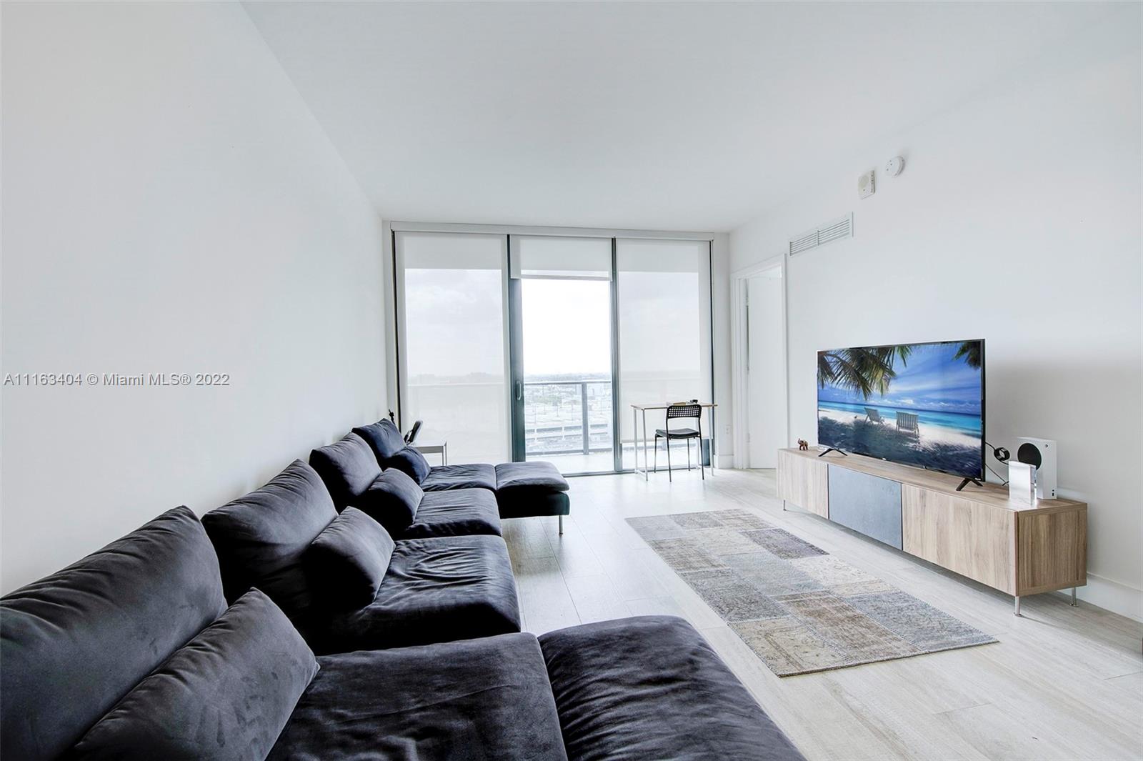 3401 MIDTOWN CONDO - Residential Lease
