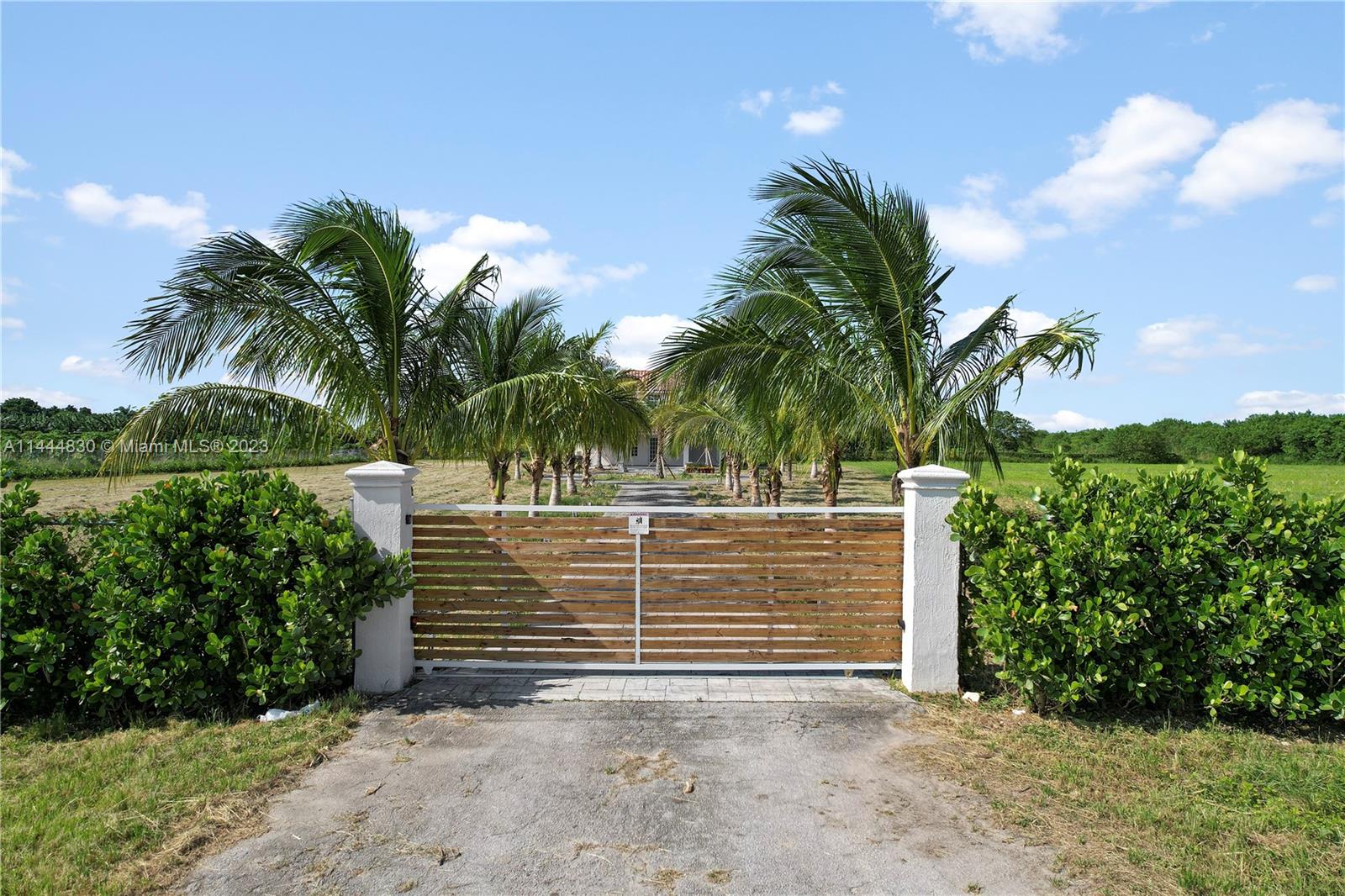 REDLAND 20 ACRES W/ HOME - Residential