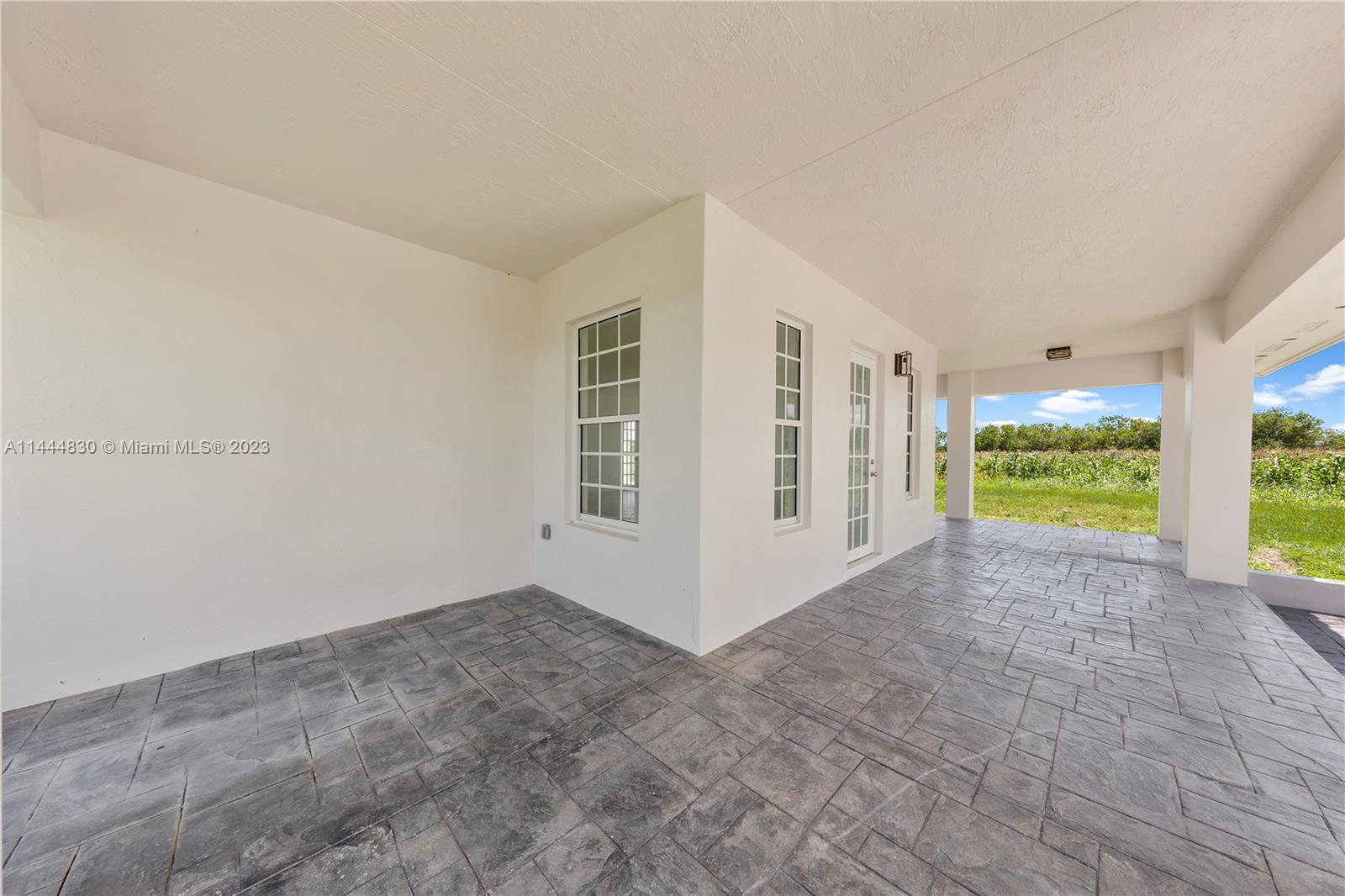 REDLAND 20 ACRES W/ HOME - Residential
