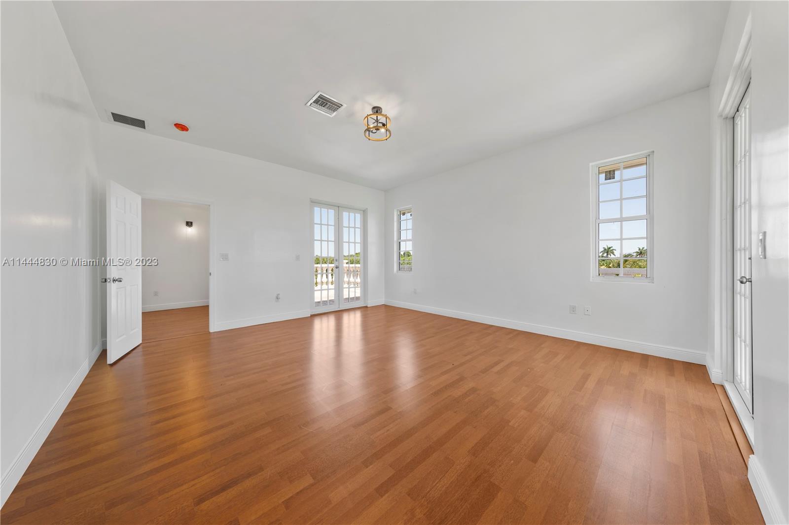 REDLAND 20 ACRES W/ HOME - Residential