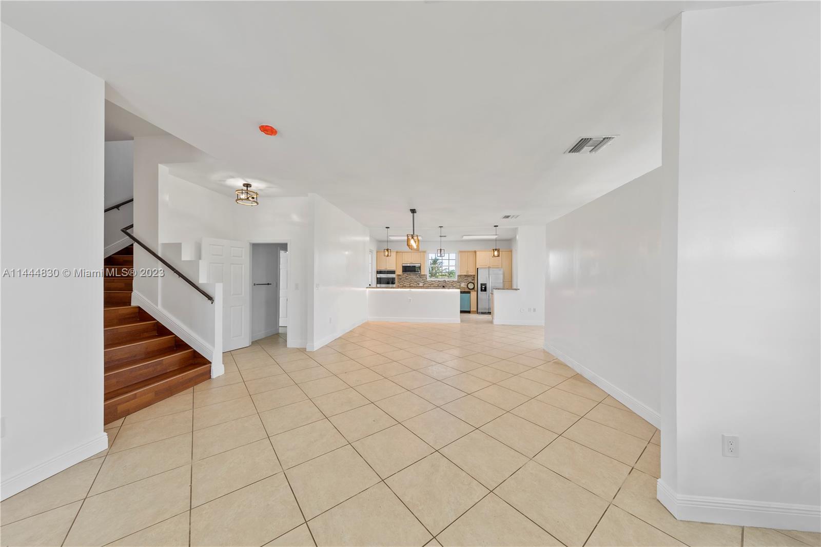 REDLAND 20 ACRES W/ HOME - Residential